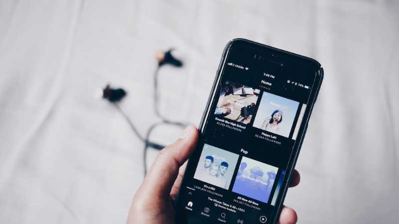 Stock Photo, tags: spotify kunder - images.unsplash.com