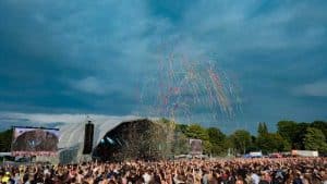 Stock Photo, tags: frigjort festival sit - upload.wikimedia.org