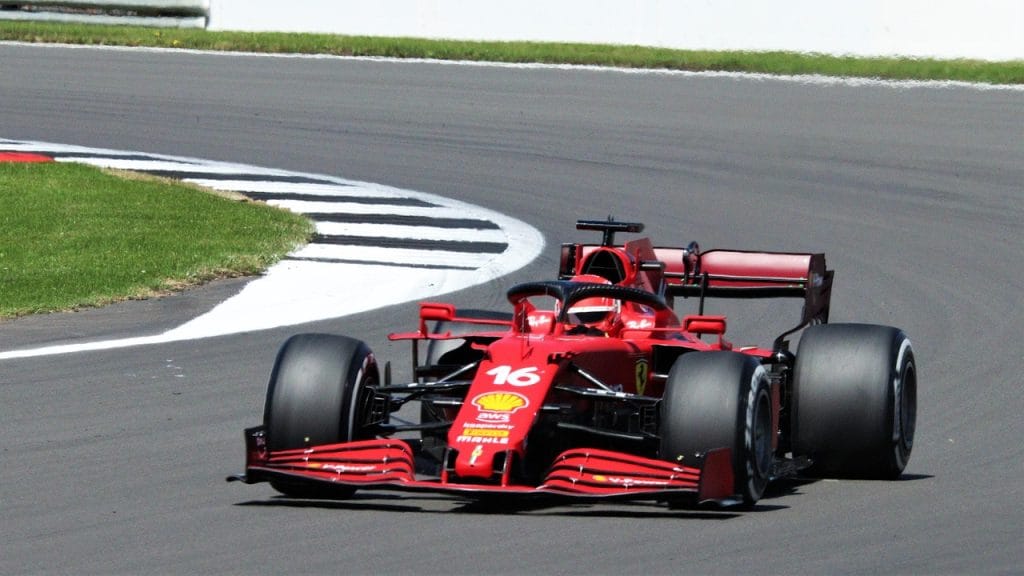 Spænding i luften: 2025 Emilia-Romagna Grand Prix åbner med kørerskift og teamændringer