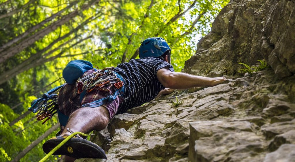 Giro d’Italia 2025: Dronningetapen med dramatiske stigninger fra Biella til Champoluc